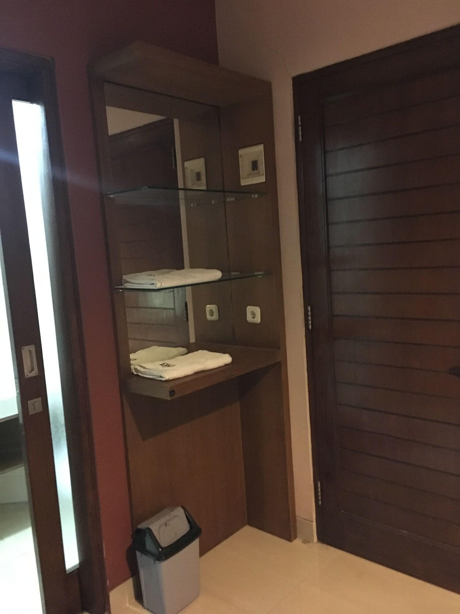 Votel Viure Hotel Jogjakarta Maguwo Eksteriør bilde