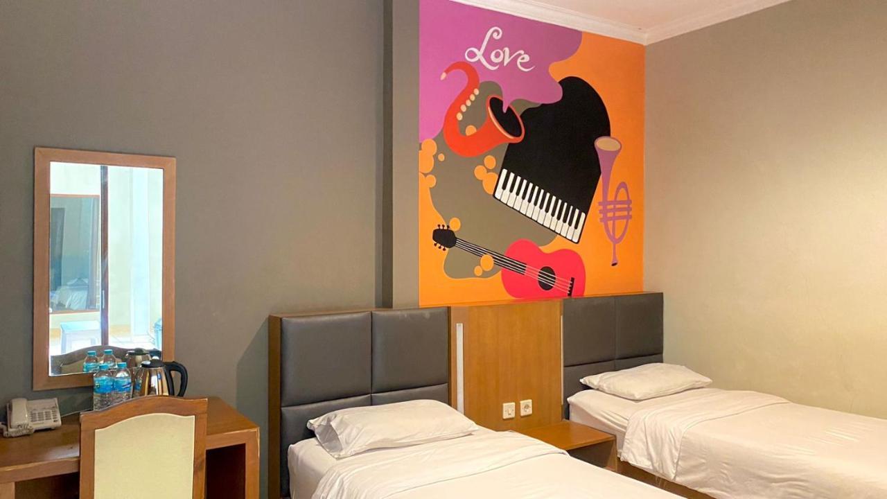 Votel Viure Hotel Jogjakarta Maguwo Eksteriør bilde